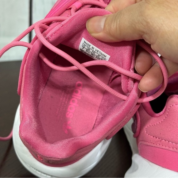 Adidas Ozweego women’s Pink Sneakers Size 7 EUC - Picture 8 of 16